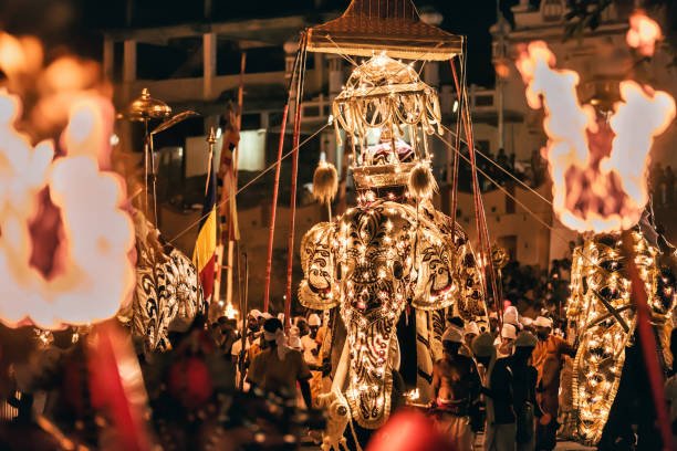 kandy perahera dancing